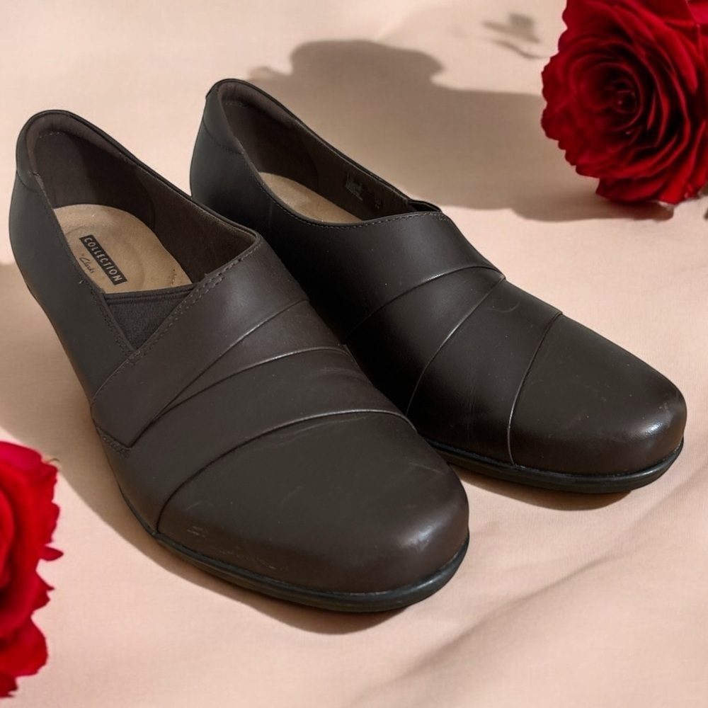Clarks Emslie Warbler Dark Brown Slip On Soft Cushion Pumps Shoes Booties SZ.9